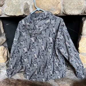 Men’s Burton snowboard/ski jacket.